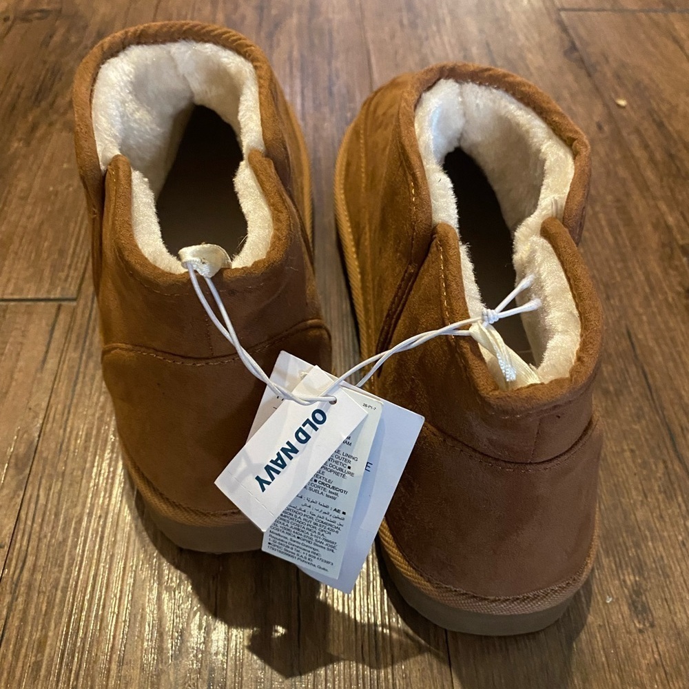 Old Navy NWT Tan Boots Moccasin Style - Picture 2 of 7